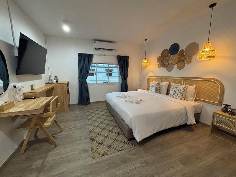 Charm Hostel At Jomtien image