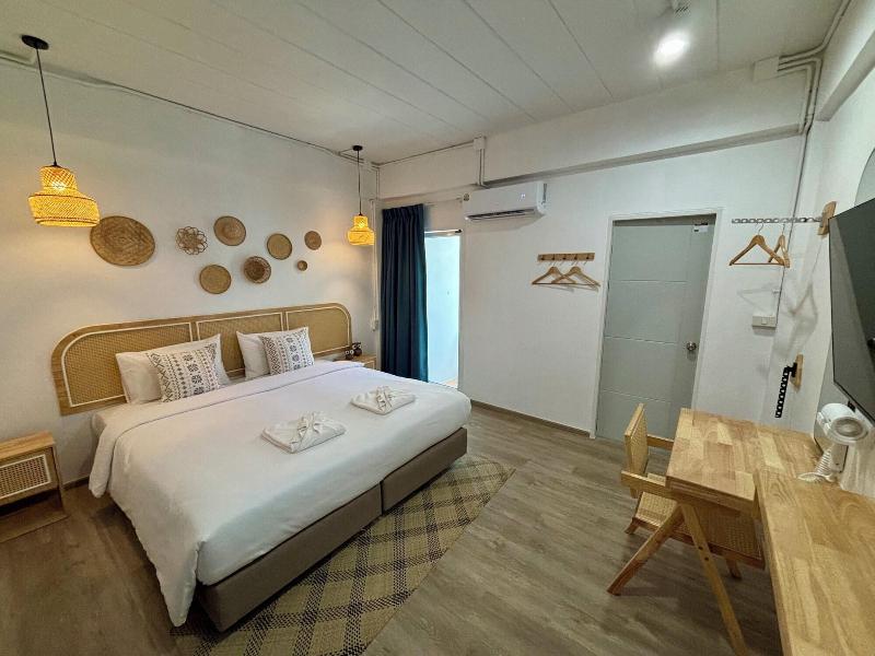 Charm Hostel At Jomtien image