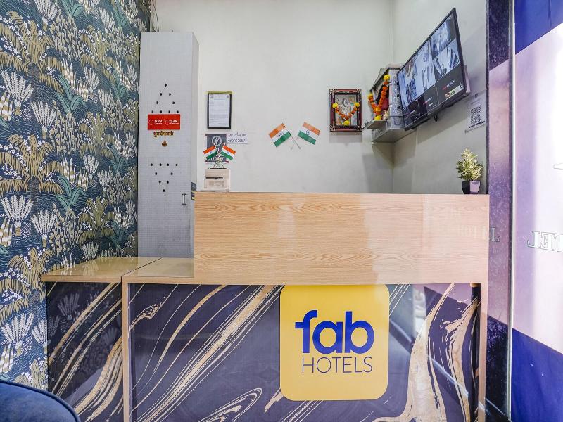 Fabhotel The United image