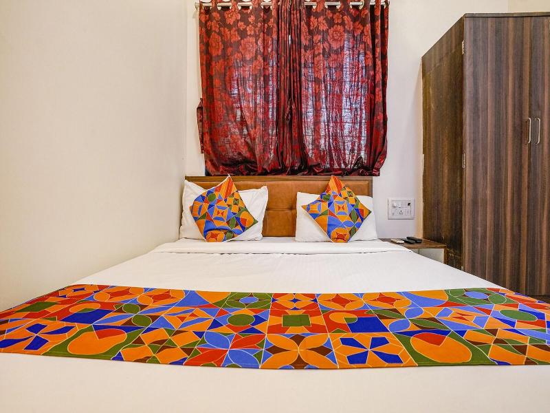 Fabhotel The United image