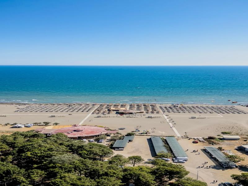 Safari Beach & Camping image