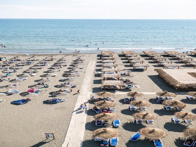 Safari Beach & Camping image