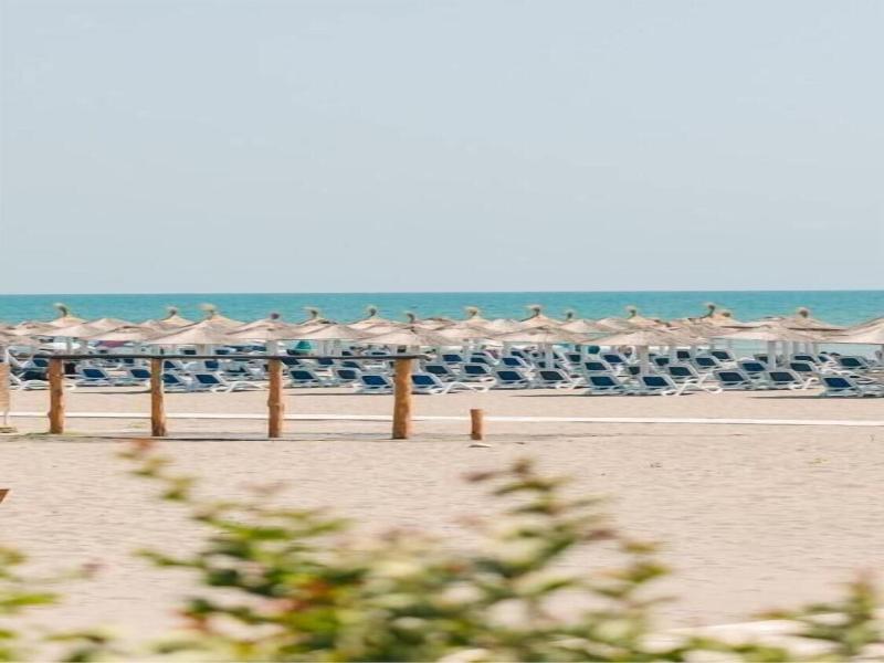 Safari Beach & Camping image