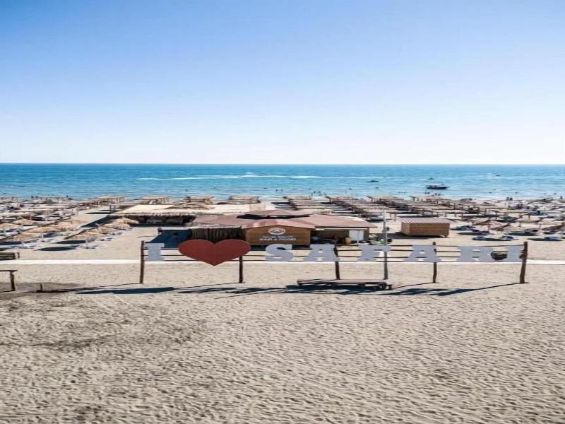 Safari Beach & Camping image