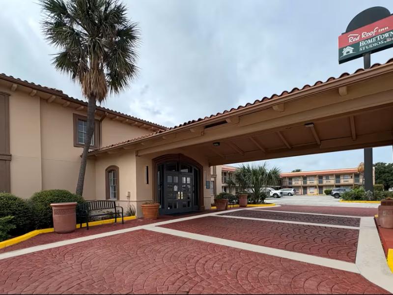 Red Roof Inn San Antonio - South Park