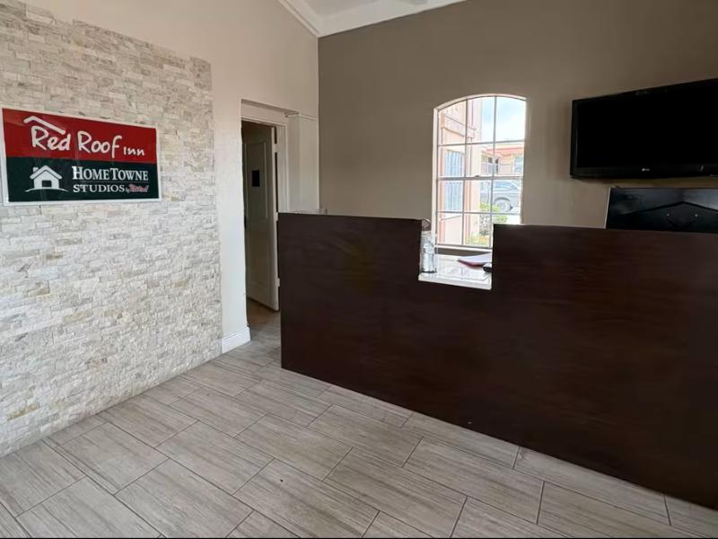 Red Roof Inn San Antonio - South Park image