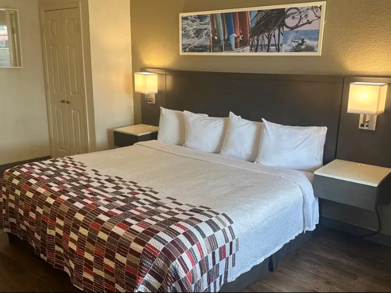 Red Roof Inn San Antonio - South Park image