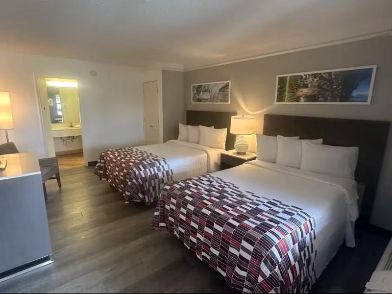 Red Roof Inn San Antonio - South Park image