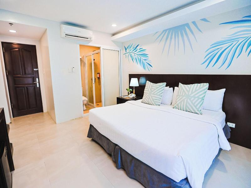 Holiday Suites Port Barton 4