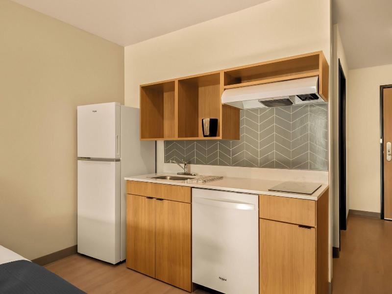 Livaway Suites- Syracuse 5