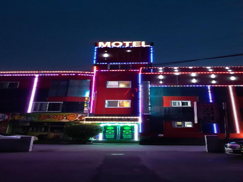 Michigan Motel image