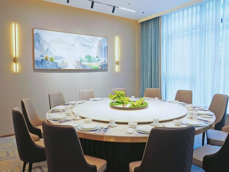 Fy Hotel image