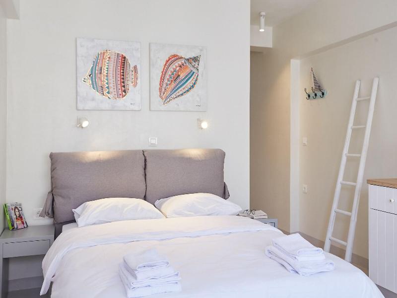 Tostay Athens image