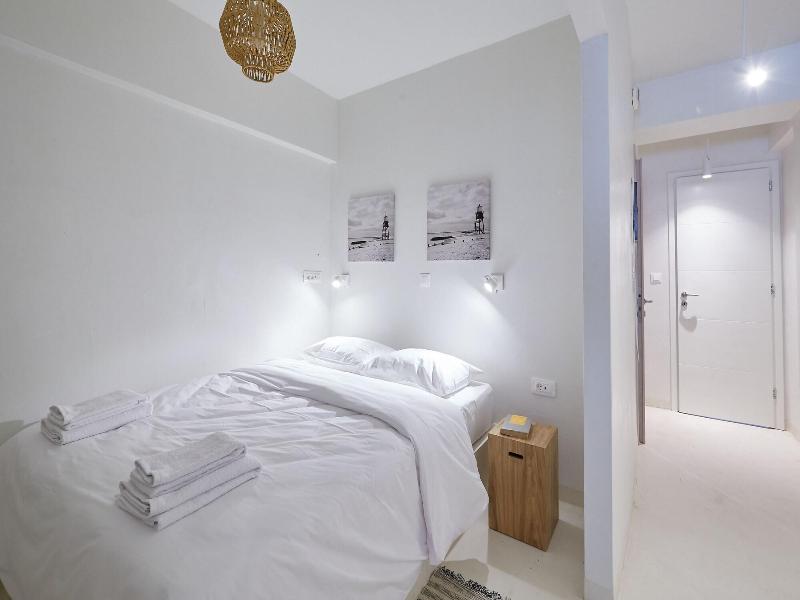 Tostay Athens image