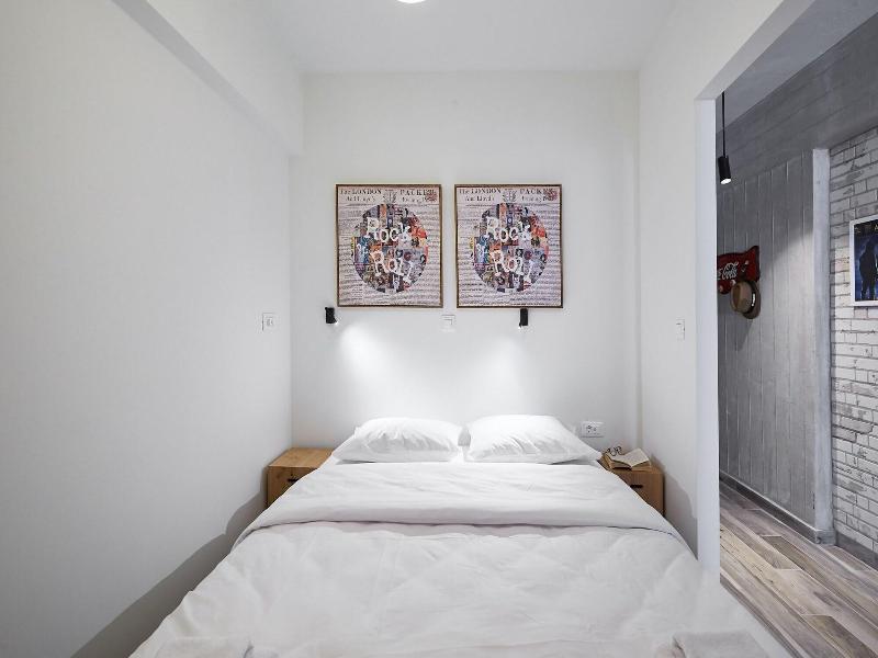 Tostay Athens image