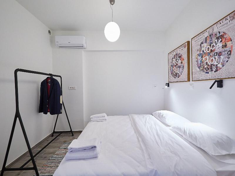 Tostay Athens image