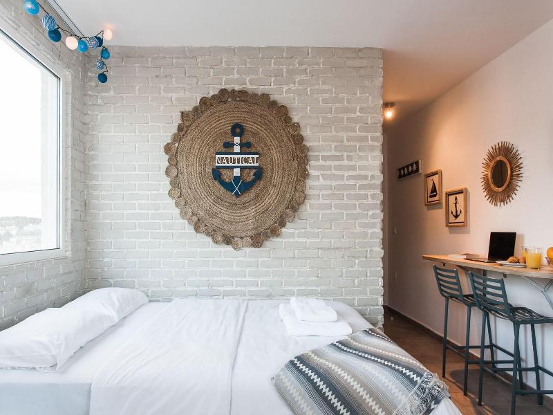 Tostay Athens image