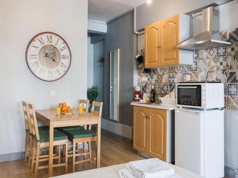 Tostay Athens image
