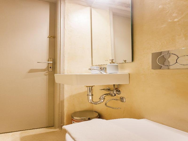 Tostay Athens image