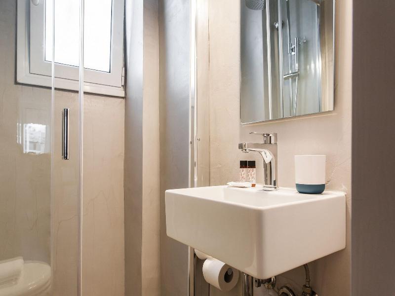 Tostay Athens image