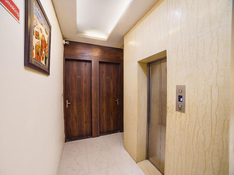 Fabhotel New Mohit Regency