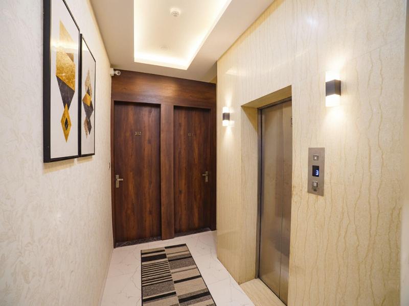 Fabhotel New Mohit Regency