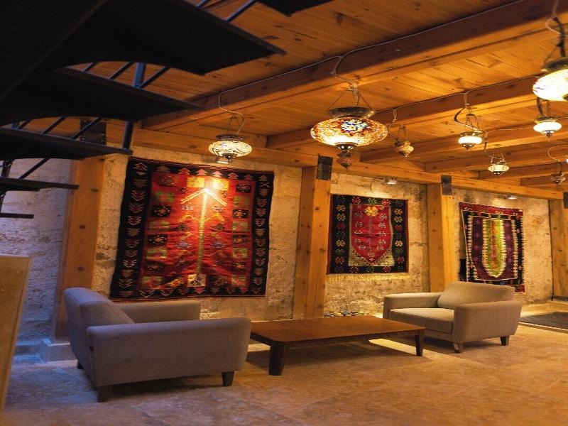 Memory Cave House image