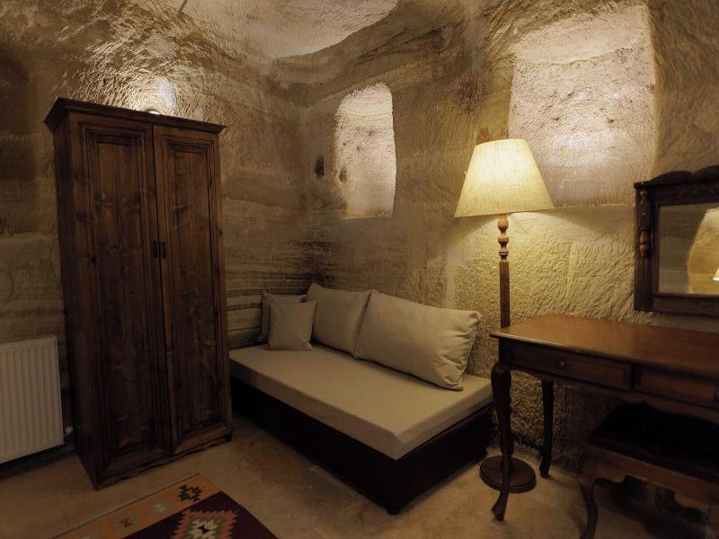 Memory Cave House image