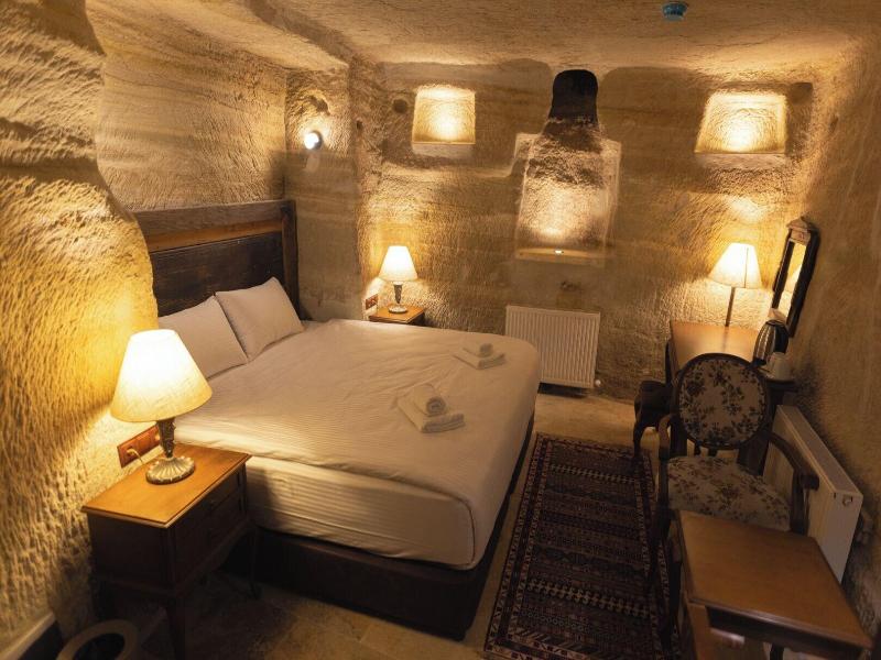 Memory Cave House image