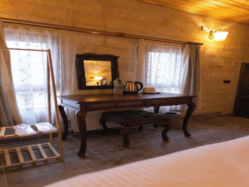 Memory Cave House image