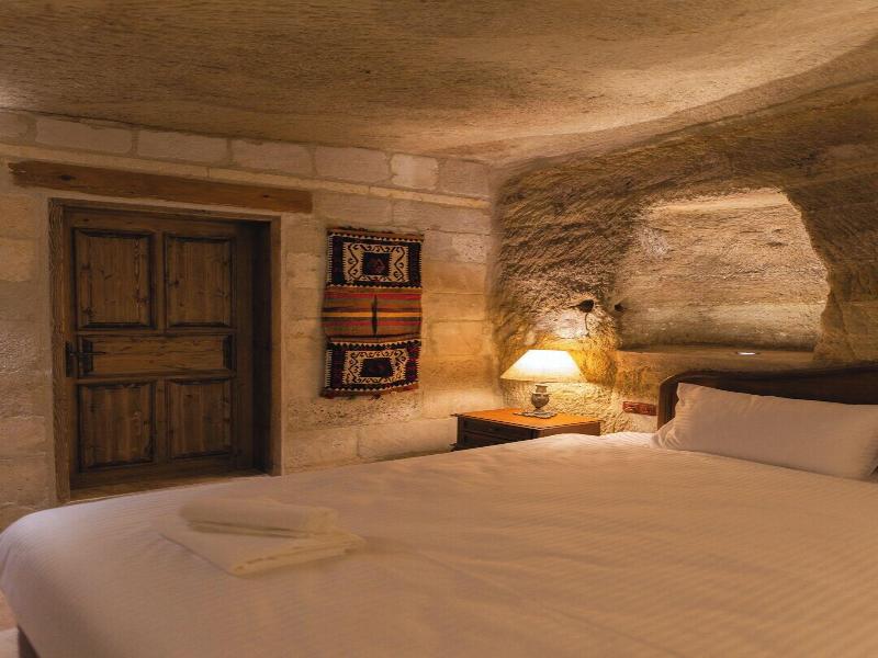 Memory Cave House image