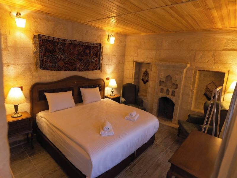 Memory Cave House image