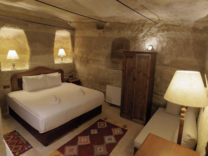Memory Cave House image