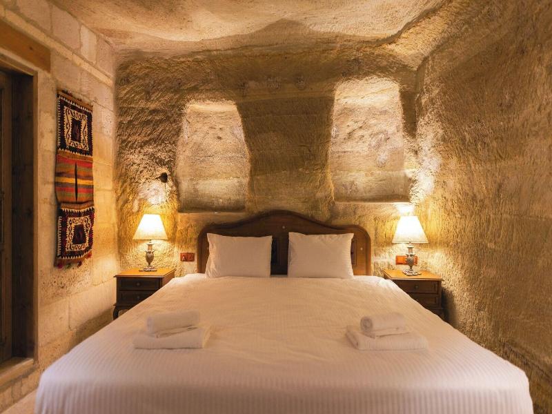 Memory Cave House image