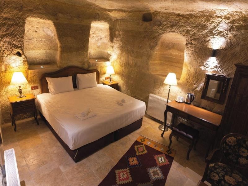 Memory Cave House image