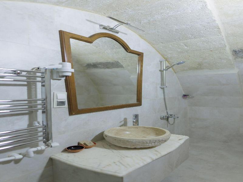 Memory Cave House image