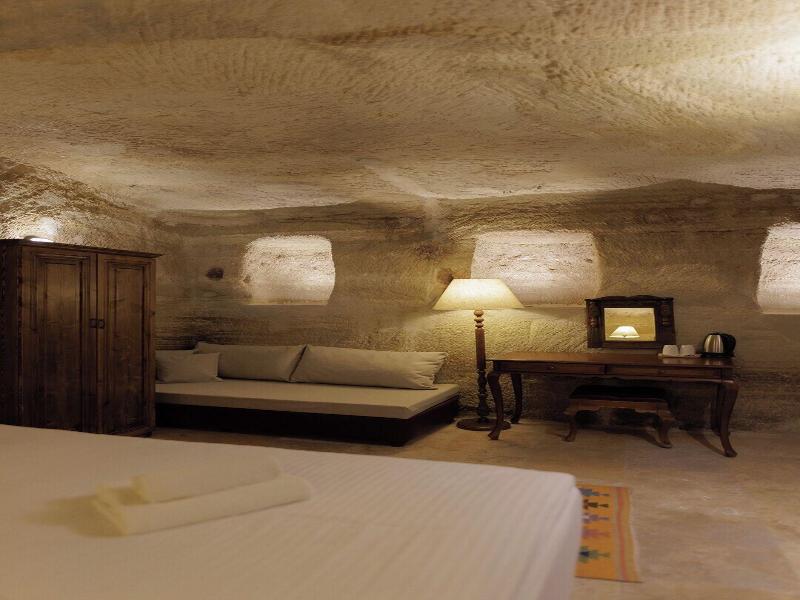 Memory Cave House image
