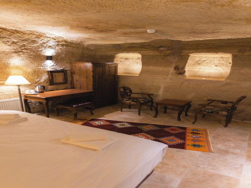 Memory Cave House image