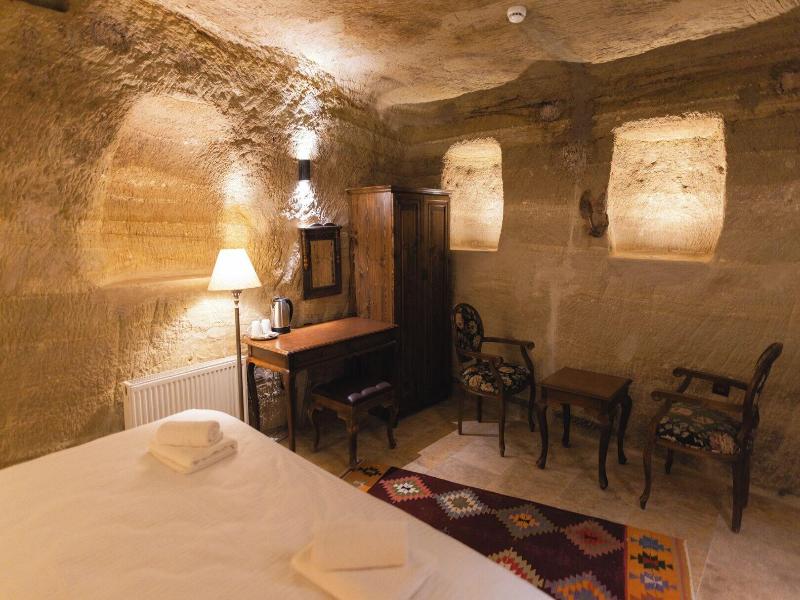 Memory Cave House image