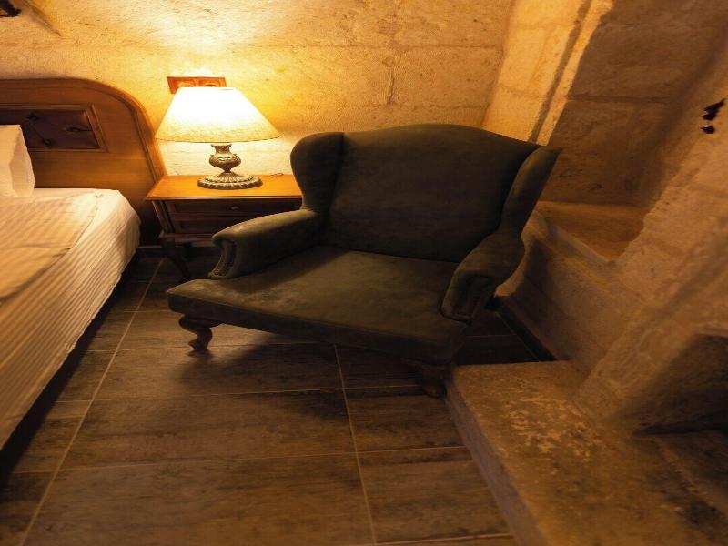 Memory Cave House image
