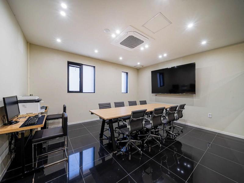 Hound Hotel Daeyeon image