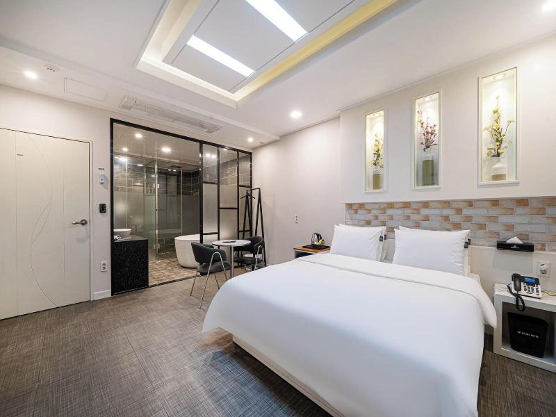 Hound Hotel Daeyeon image