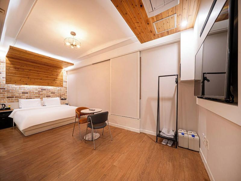 Hound Hotel Daeyeon image