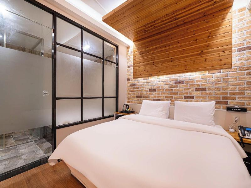Hound Hotel Daeyeon image