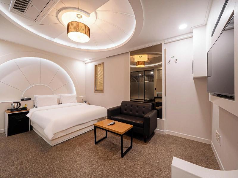 Hound Hotel Daeyeon image