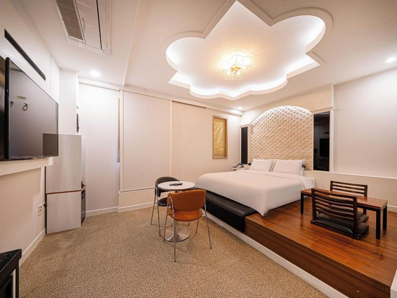 Hound Hotel Daeyeon image