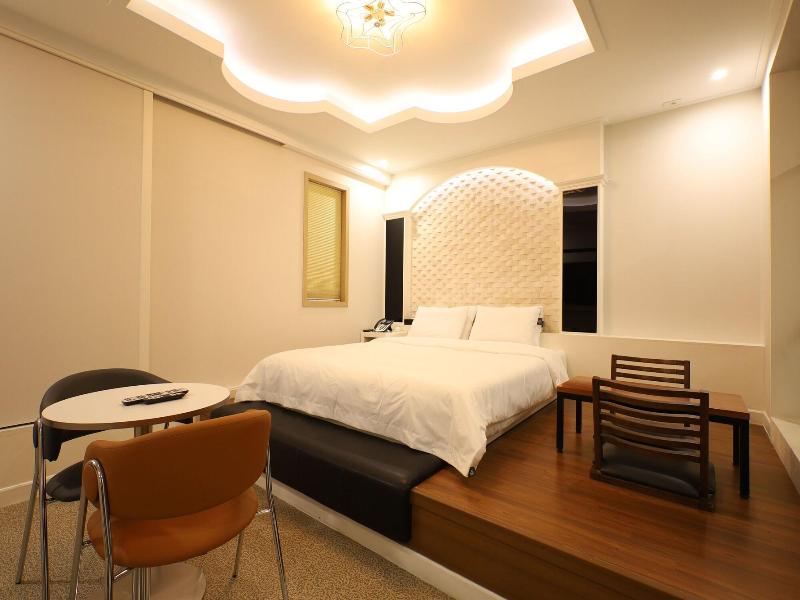Hound Hotel Daeyeon image