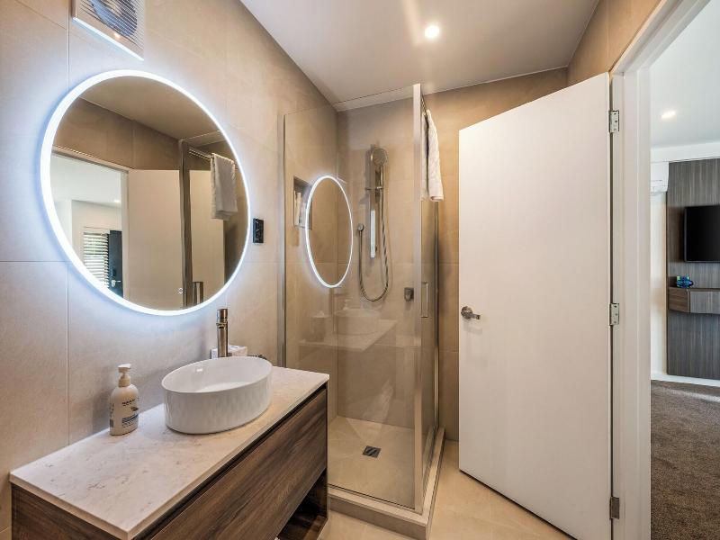 Luxe Suites And Apartments image