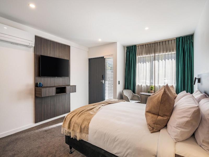 Luxe Suites And Apartments image