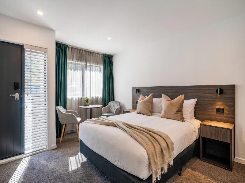 Luxe Suites And Apartments image